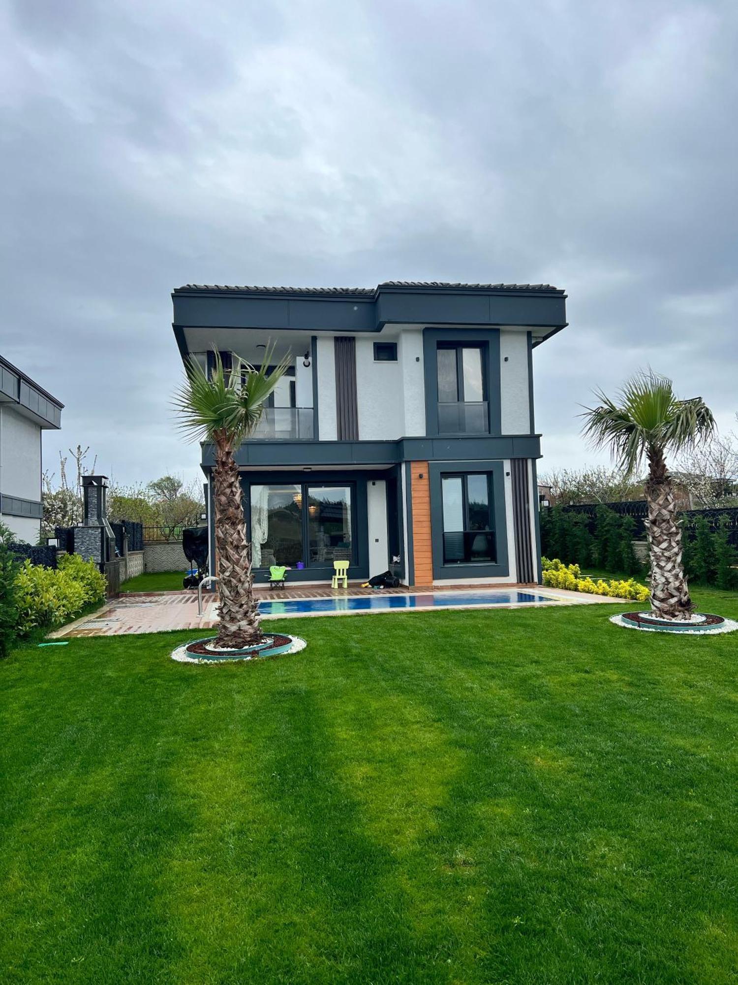 Villa The Of